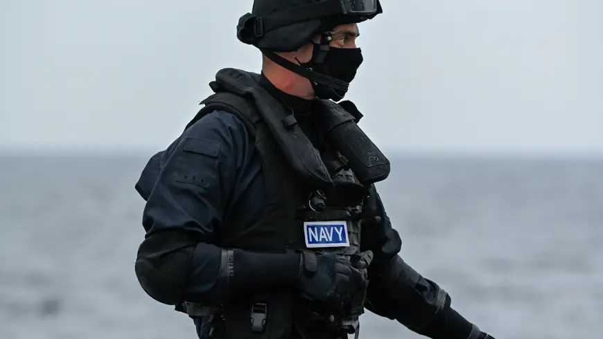 NAVAL SERVICE CAREERS)